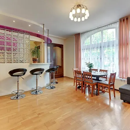 Апартаменти Dom Artysty